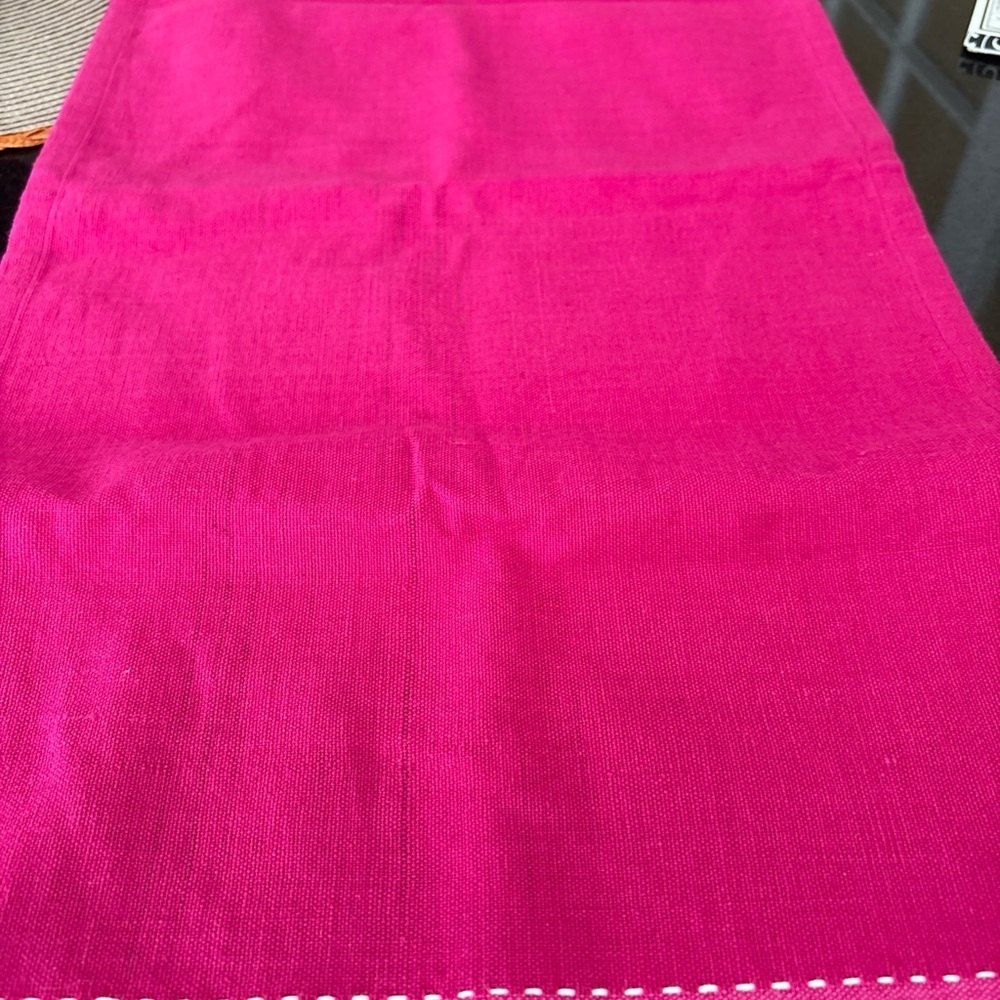 Vibrant Pink Table Runner Rough Cotton with White Topstitching 42 x 13 inches - Picture 3 of 3